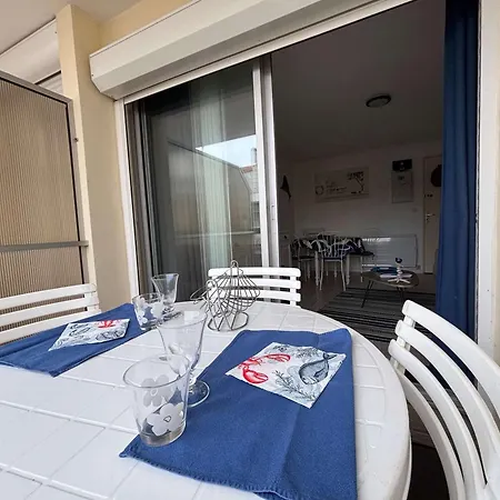 2 Pièces à Royan/pontaillac Avec Balcon Et Parking - Fr-1-494-203 Royan